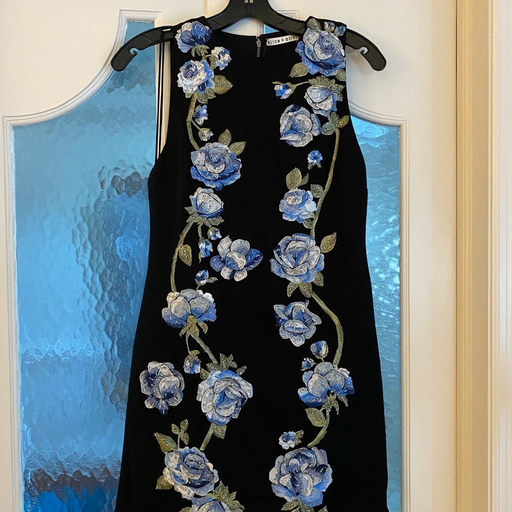 Alice + Olivia  - Clyde Embell Dress  - Size 2 - NWT